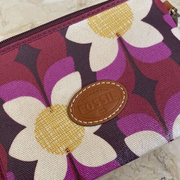 Fossil Coated Canvas & Leather Wristlet Wallet - Picture 5 of 7